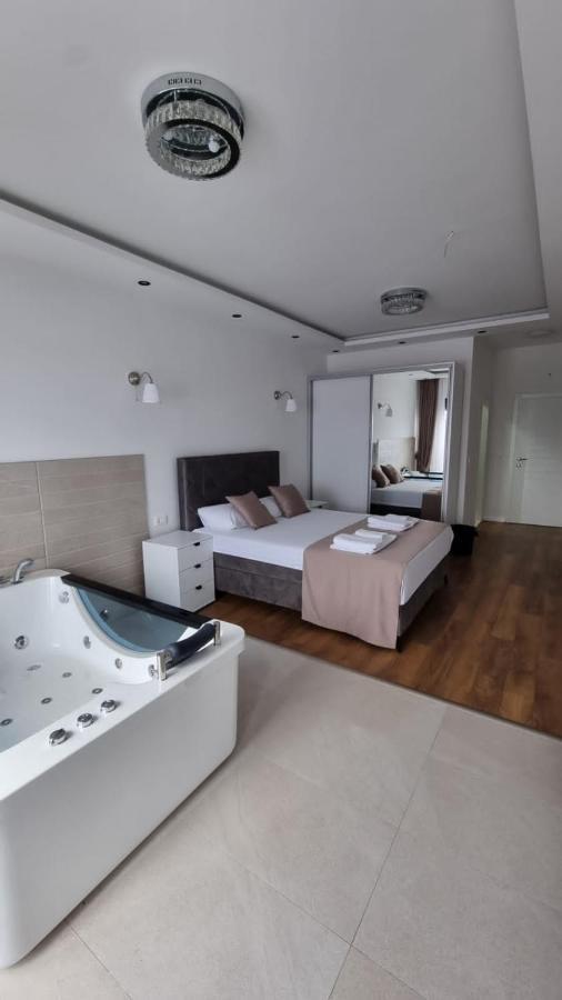 بلاف Elan Luxury Apartments & Rooms المظهر الخارجي الصورة