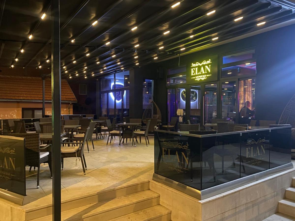 بلاف Elan Luxury Apartments & Rooms المظهر الخارجي الصورة